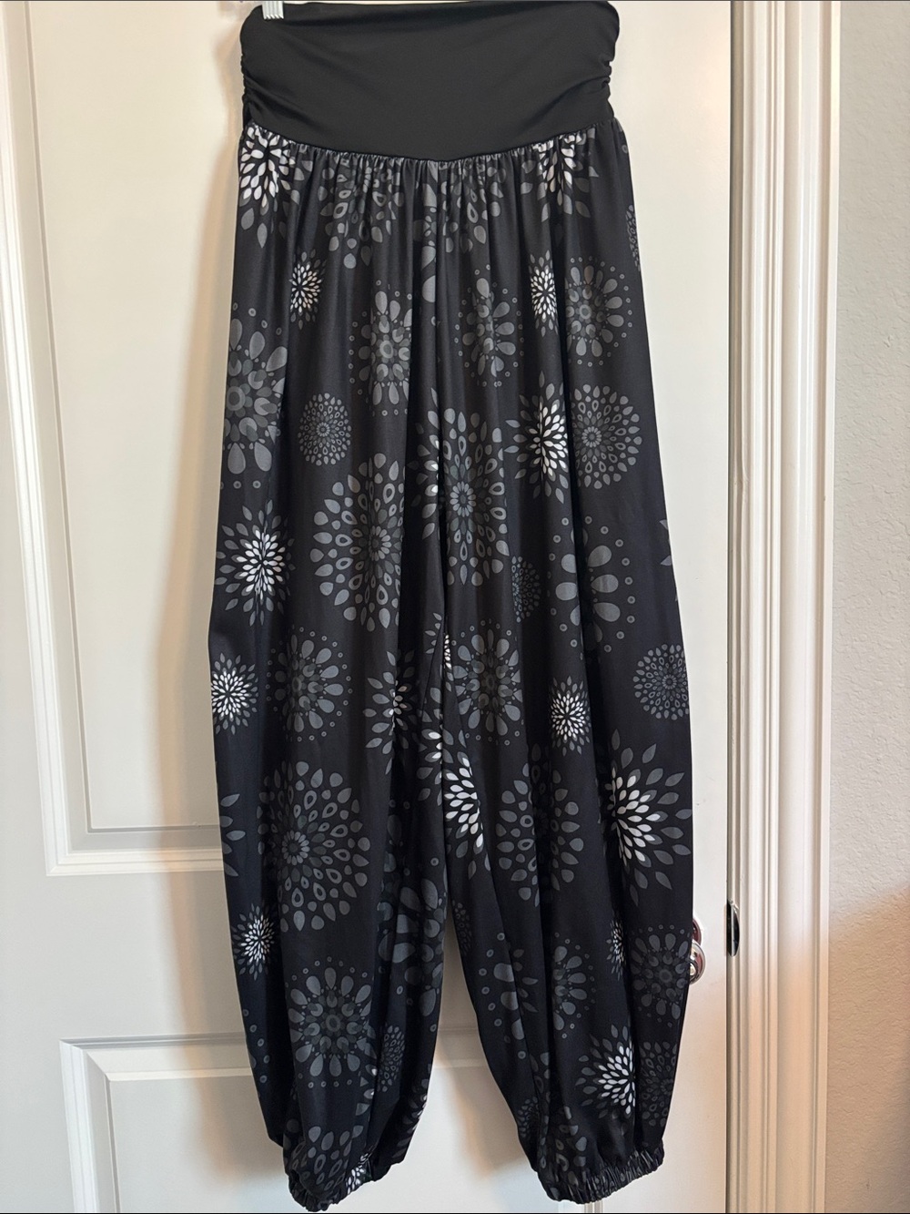 Black Floral Mandala Print Harem Pants Size M